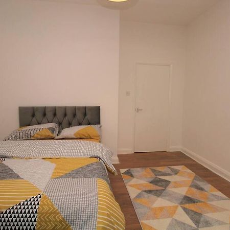 Ideal 2 Bed Flat Close To City Apartment ลอนดอน ภายนอก รูปภาพ